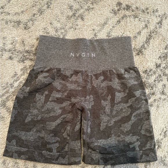 Green camo NVGTN shorts - Picture 2 of 2